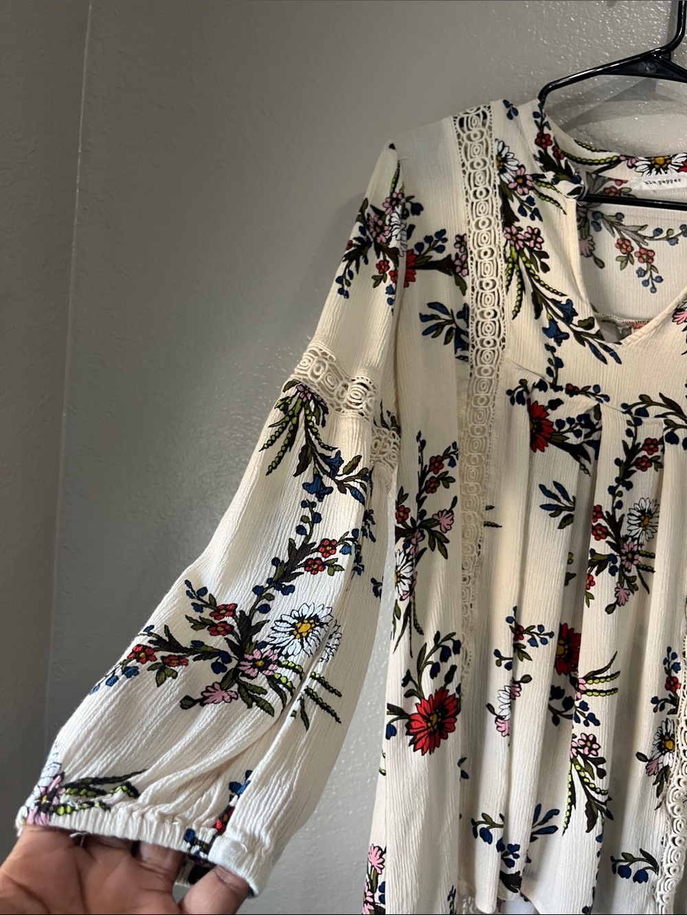 Blu Pepper Ivory Floral Lace-Trim Tunic Sz M Boho Cottage Core Flowy Vacay - Picture 4 of 8